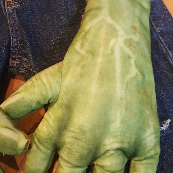 Incredible Hulk Costume - Picture 5 of 8